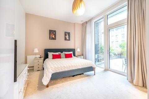 3 bedroom flat for sale - Chamberlain Court, Upton Park, LONDON, E13