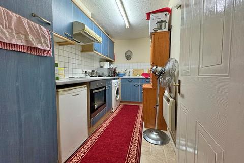 1 bedroom flat for sale, Conifer Court, Bluebell Way, Ilford, Essex, IG1