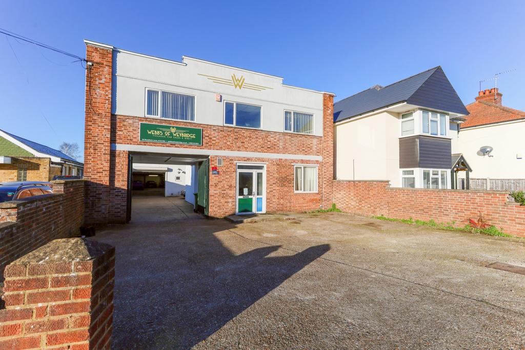 Woodham Lane, New Haw, Addlestone, Surrey, KT15 3NA Property for sale £995,000