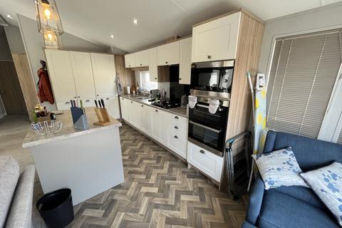 2 bedroom lodge for sale, Suffolk Sands Caravan Park, Carr Road, Felixstowe IP11