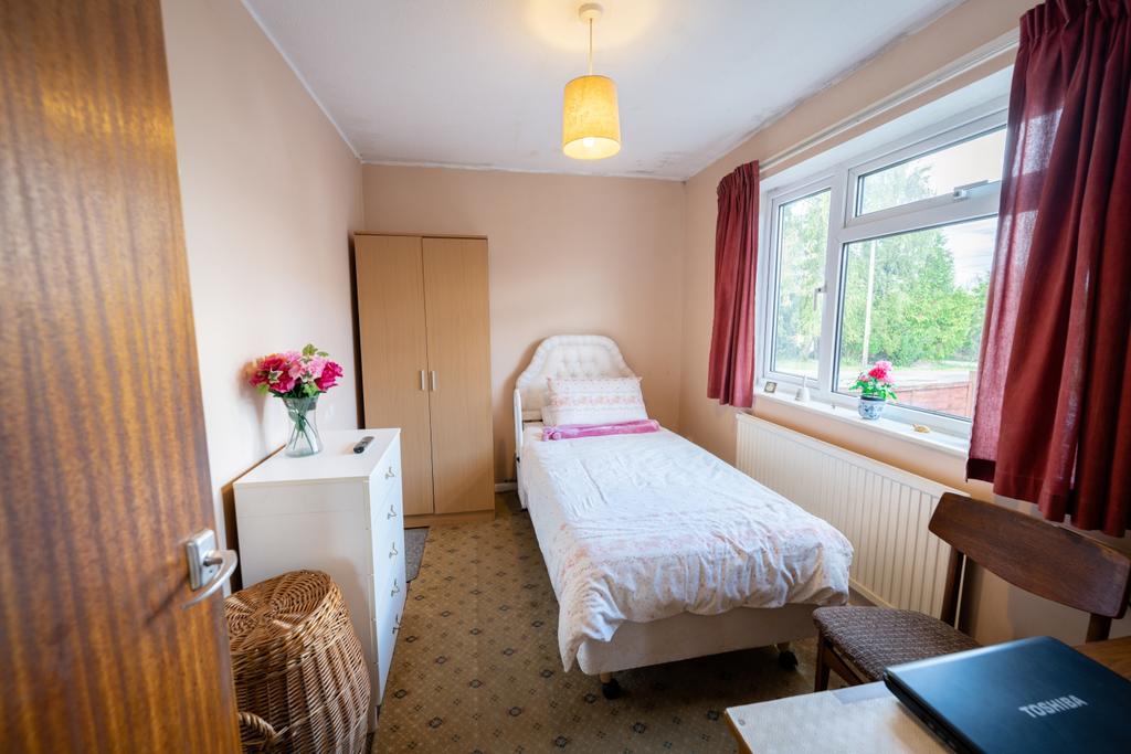 20221031120725 - 2 Hungarian Close