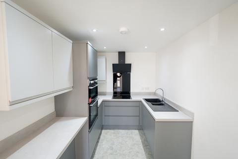 1 bedroom flat for sale - High Road West, Felixstowe IP11