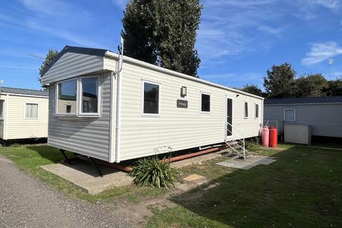 3 bedroom static caravan for sale, Felixstowe Beach Caravan Park, Walton Avenue, Felixstowe IP11