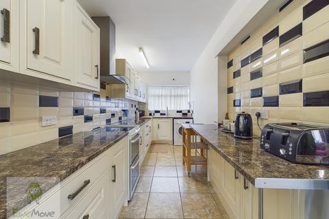 2a Lynors Avenue, Rochester, ME2 3NQ