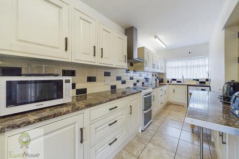 2a Lynors Avenue, Rochester, ME2 3NQ