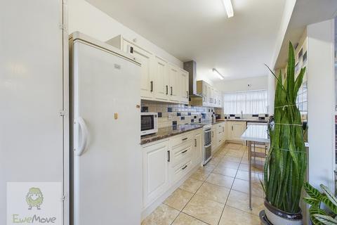 2a Lynors Avenue, Rochester, ME2 3NQ