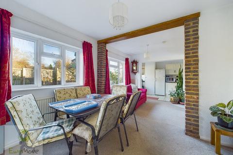 2a Lynors Avenue, Rochester, ME2 3NQ