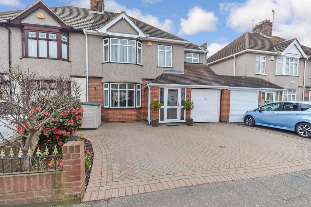 Tennyson Avenue, Grays, RM17 4 bed semidetached house for sale £600,000