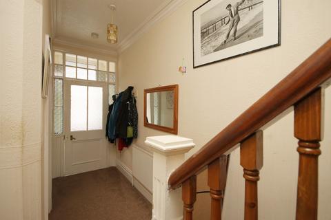 4 bedroom end of terrace house for sale, Cromwell Avenue, Filey YO14