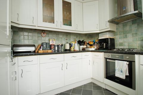 4 bedroom end of terrace house for sale, Cromwell Avenue, Filey YO14