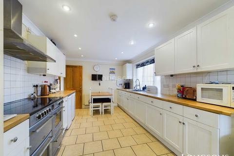 5 bedroom detached bungalow for sale, Mount Close, Swaffham