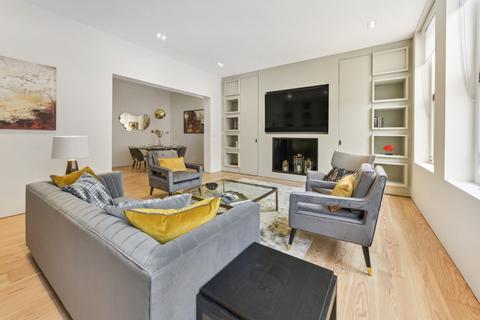 2 bedroom flat to rent, South Audley Street, Mayfair, London