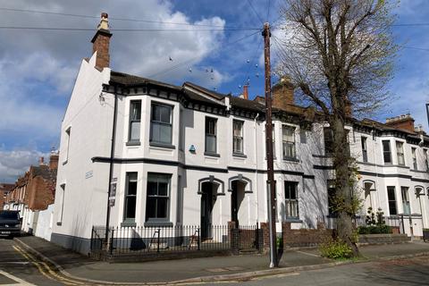 6 bedroom end of terrace house for sale, Leicester Street, Leamington Spa, CV32 4TF