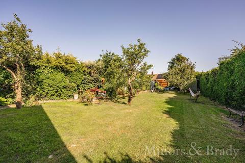 3 bedroom detached bungalow for sale - Drift Road, Caister-On-Sea, NR30