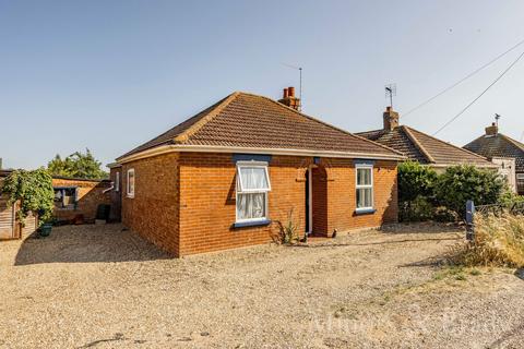 3 bedroom detached bungalow for sale - Drift Road, Caister-On-Sea, NR30