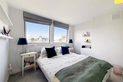 Flat B, 72 Tollington Road, London, N7 6PD