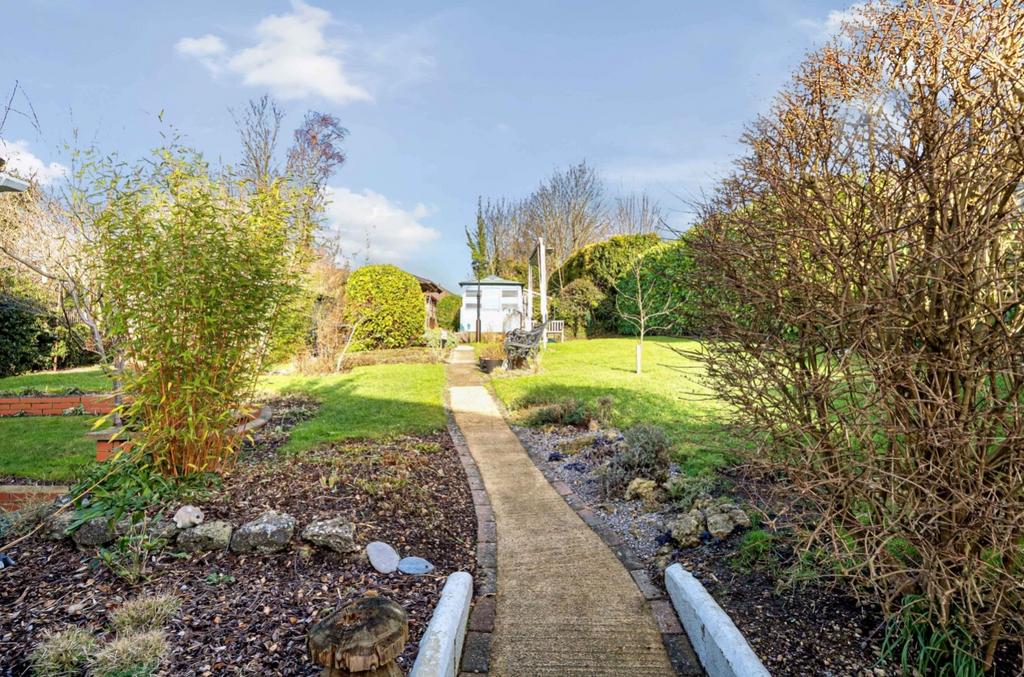 PURTON ROAD, SWINDON SN2 3 bed detached bungalow for sale £400,000