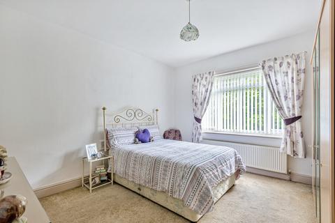4 bedroom detached house for sale, Wrexham Road, Wrexham LL12