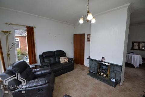 2 bedroom bungalow for sale, Blackpool Road North, Lytham St Annes, FY8