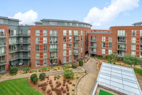 2 bedroom flat for sale, The Heart, Walton-On-Thames, KT12