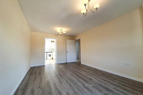 3 bedroom flat to rent, Hampstead Drive, Manchester M45