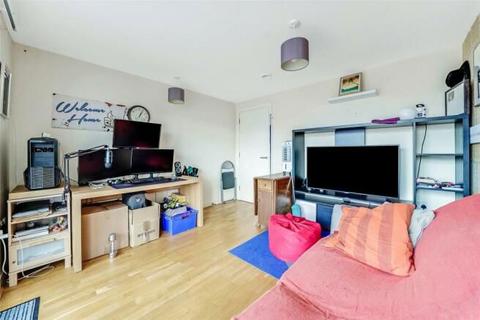 1 bedroom flat for sale, Serpentine Close, Chadwell Heath, Romford, London, RM6 4EY
