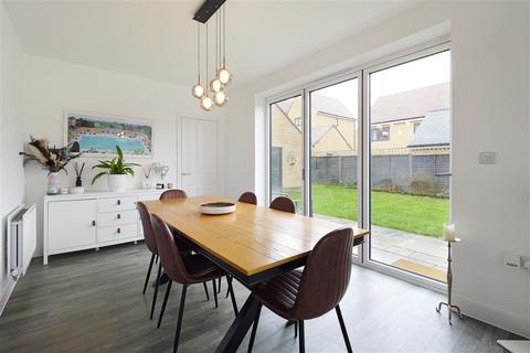 40 Breeze Meadow, Faversham, ME13 7FZ