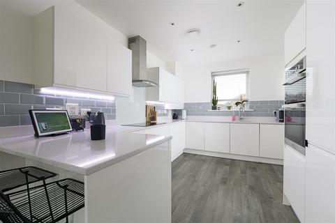 40 Breeze Meadow, Faversham, ME13 7FZ