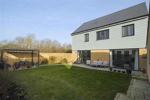 40 Breeze Meadow, Faversham, ME13 7FZ