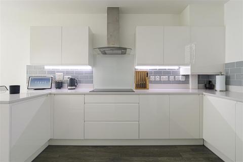 40 Breeze Meadow, Faversham, ME13 7FZ
