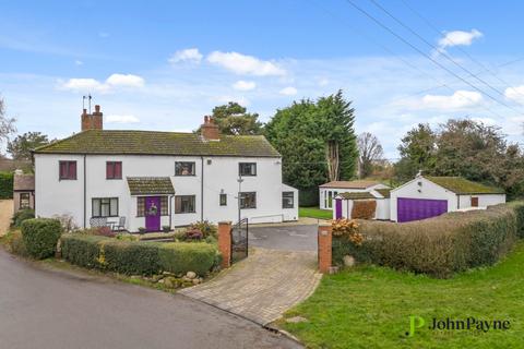 3 bedroom semi-detached house for sale, Lower Road, Barnacle, Coventry, Warwickshire, CV7