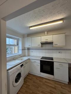 1 bedroom flat to rent, Churchill Court , Ilford, Essex, IG1