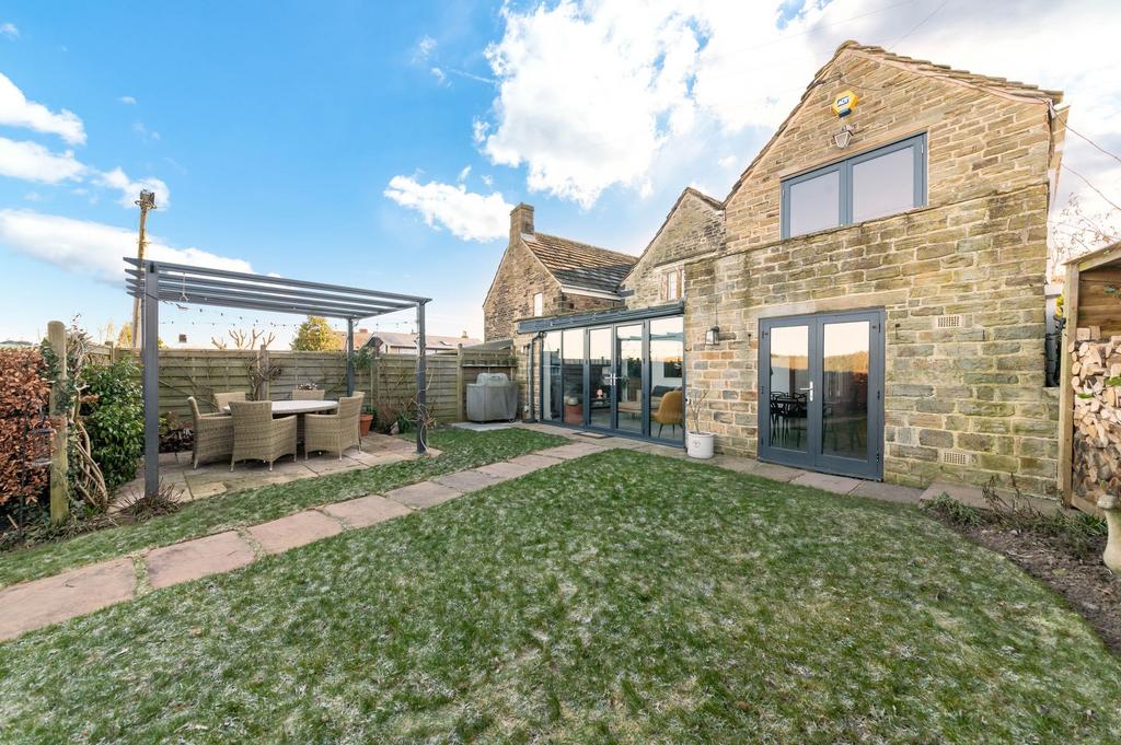 Darton Road, Cawthorne, S75 3 bed semidetached house £625,000