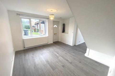 2 bedroom end of terrace house to rent, Bray Close, Borehamwood