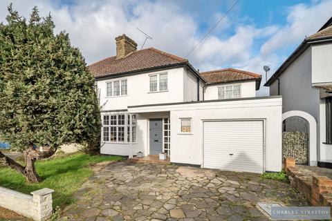 11 Hardley Crescent, Hornchurch, RM11 2EL