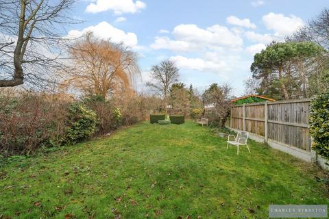 11 Hardley Crescent, Hornchurch, RM11 2EL