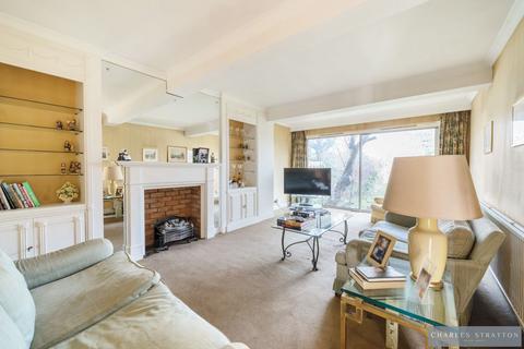 11 Hardley Crescent, Hornchurch, RM11 2EL