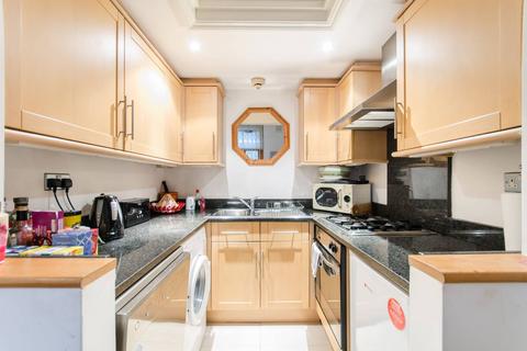 1 bedroom flat to rent, Redcliffe Square, Chelsea, London, SW10