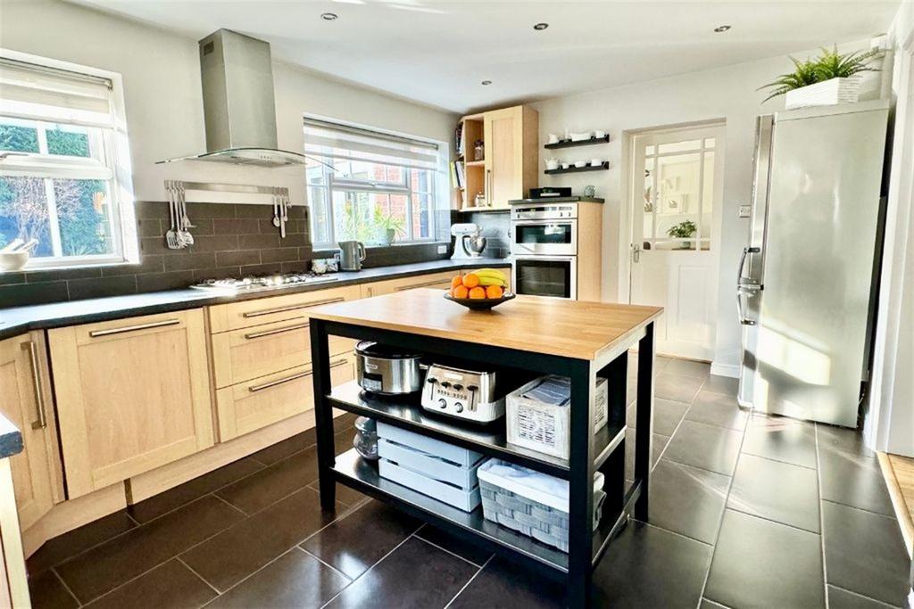 Kitchen/Breakfast