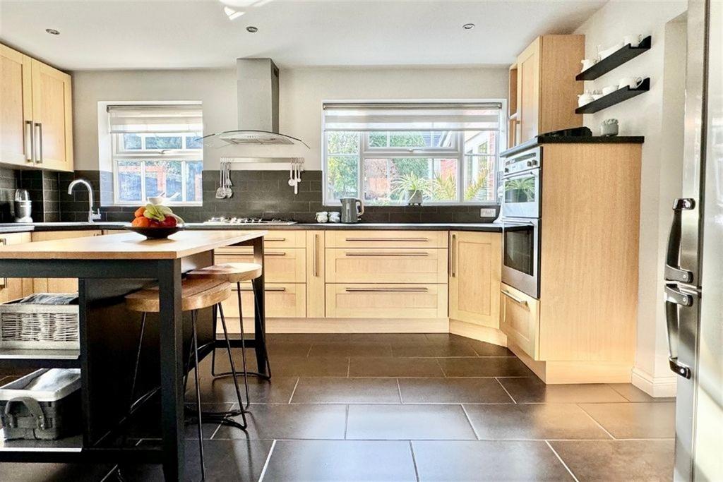 Kitchen/Breakfast