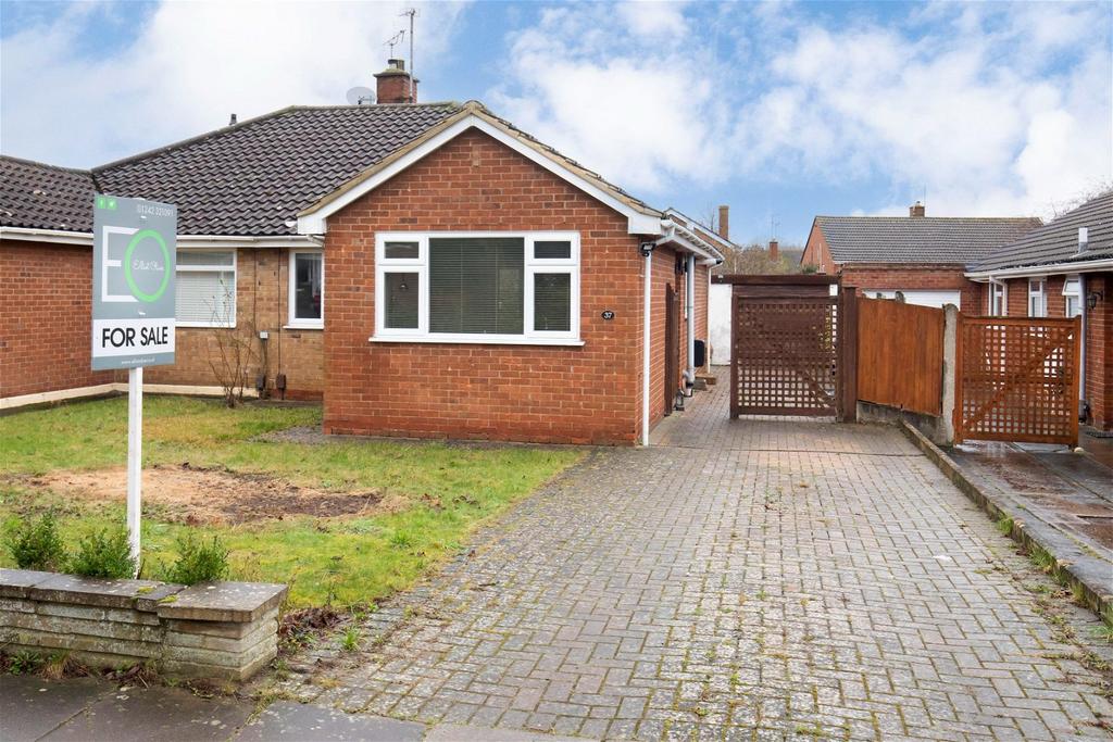 Nettleton Road, Benhall, Cheltenham, GL51 2 bed semidetached bungalow