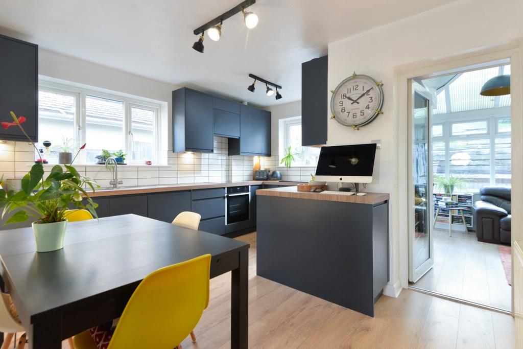 Ashford Road, Canterbury 2 bed detached bungalow for sale £425,000