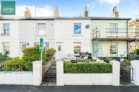3 bedroom terraced house to rent, Arundel Road, Littlehampton, West Sussex, BN17