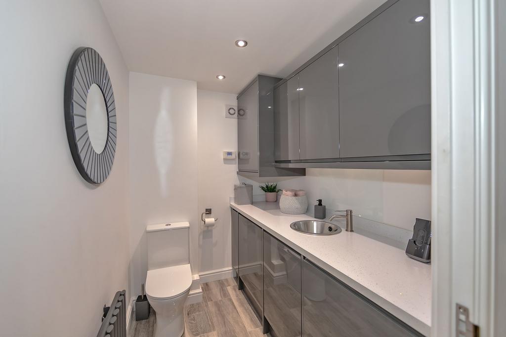 Cloakroom/Utility Room