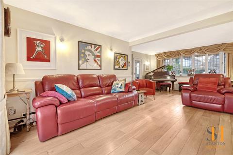 4 bedroom detached house for sale - Hall Green Lane, Hutton, Brentwood, Essex, CM13
