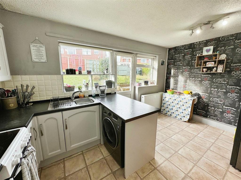 Gadlas Road, Llysfaen, Colwyn Bay, LL29 3 bed semidetached house for