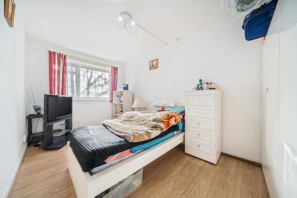 Augustus Road, Southfields 1 bed flat for sale £280,000