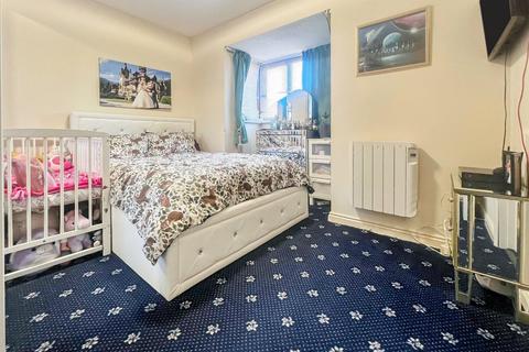 2 bedroom maisonette for sale - Haig Gardens, Gravesend, Kent, DA12