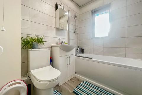 33 Haig Gardens, Gravesend, DA12 1NE