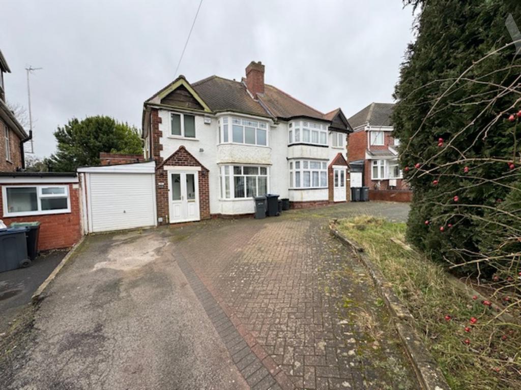 129 Barrows Lane Fontage x 3
